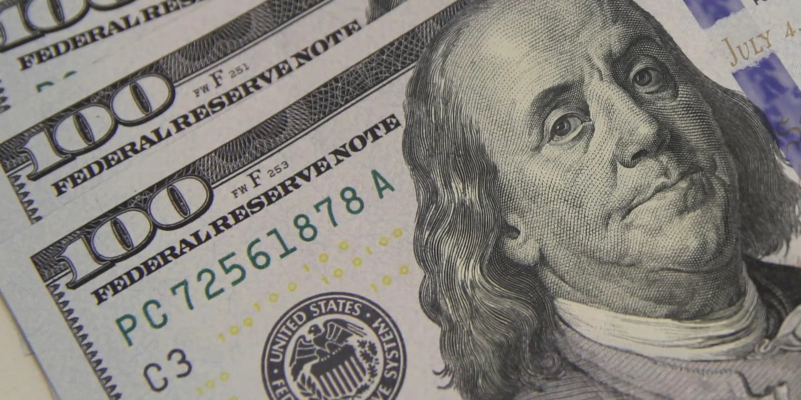 Dólar cai a R$ 5,08 e Ibovespa fecha no maior nível desde maio