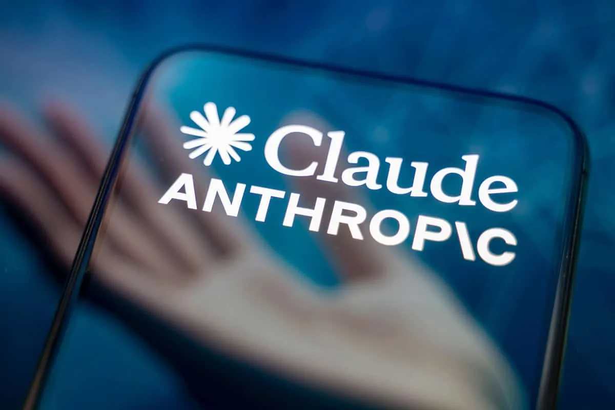 Anthropic diz ter barrado tentativas de usar Claude em armas biológicas e ataques à Ucrânia