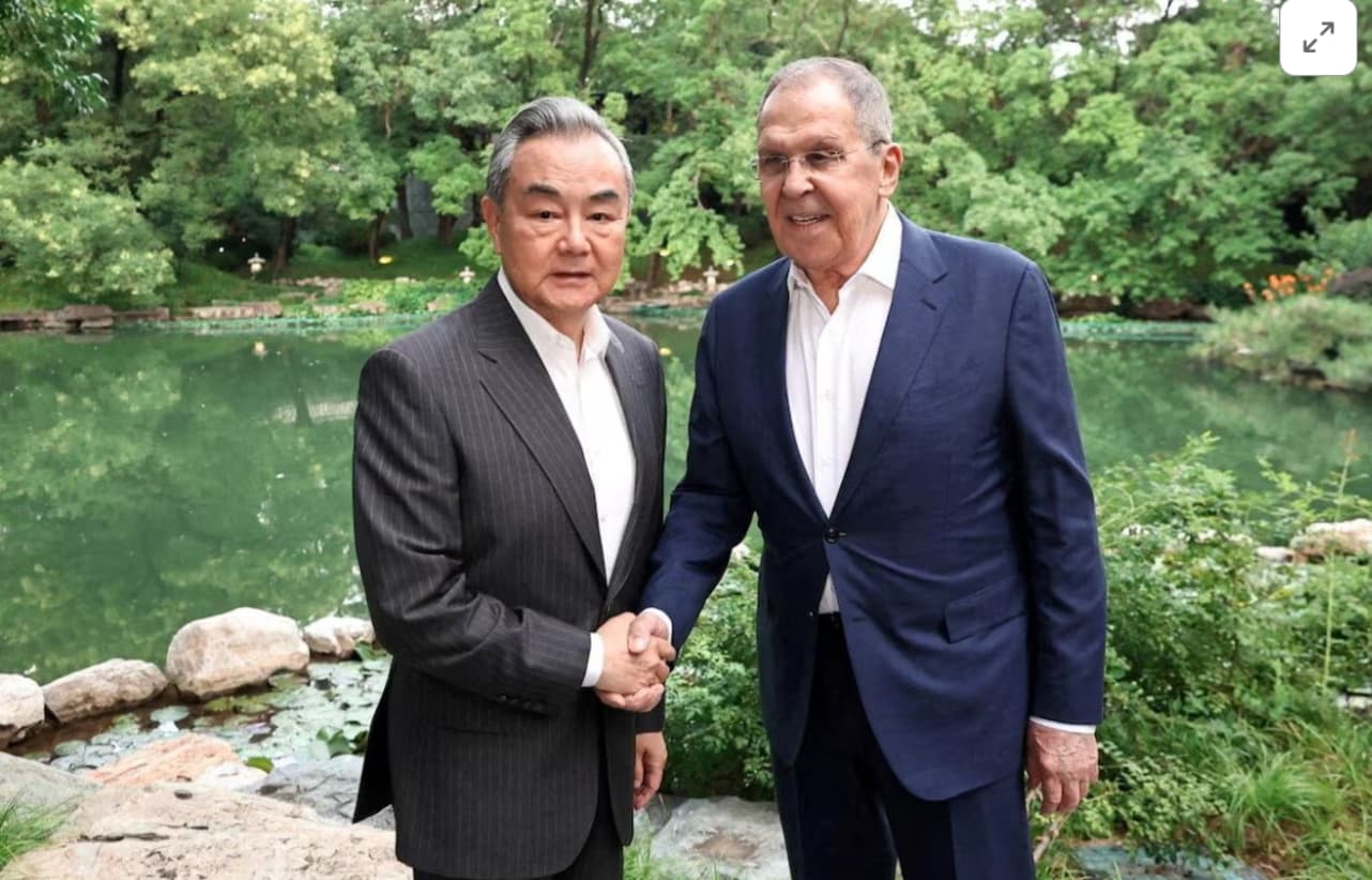China e Rússia pedem fim do rearmamento do Japão em meio a tensões no Leste Asiático