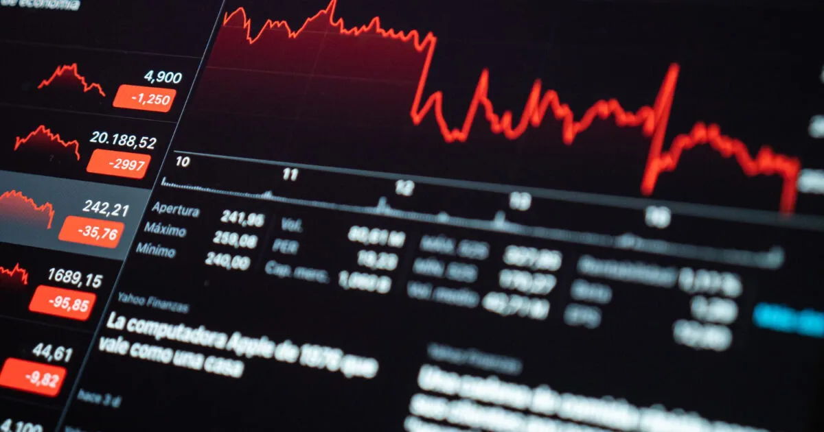 Ibovespa cai 0,93% nesta quarta com petróleo acima de US$ 100